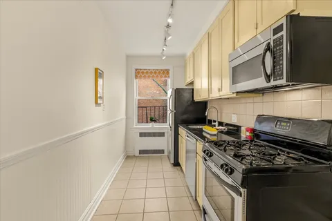 $365,000 | 385 Argyle Road, Unit 4A | Ditmas Park