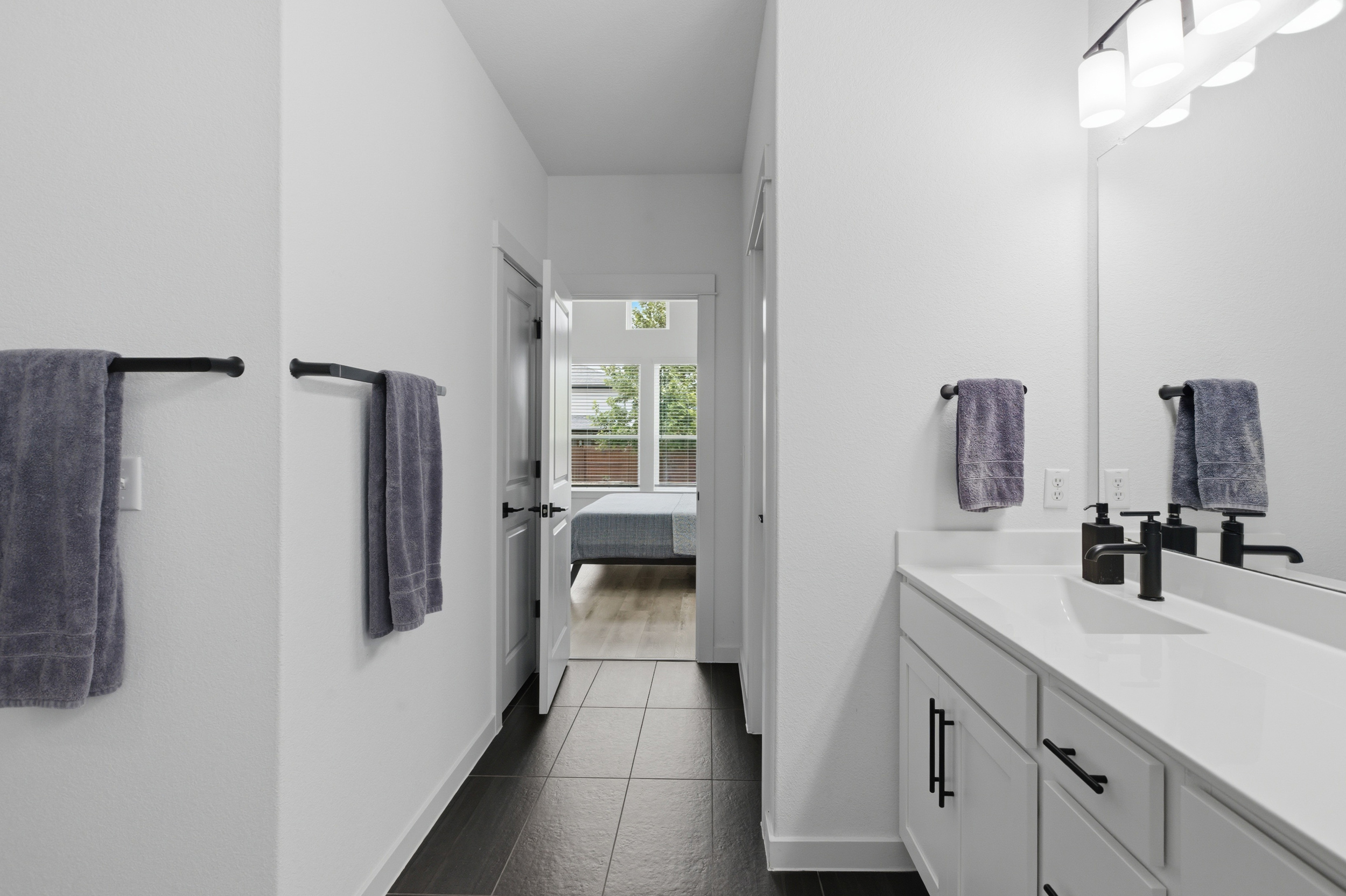 9001 Spire View Austin, TX 78744 - Photo 23 of 33