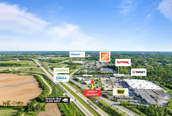 $5,100 | 652 North Edwards Boulevard, Unit 4, Lake Geneva, WI 53147