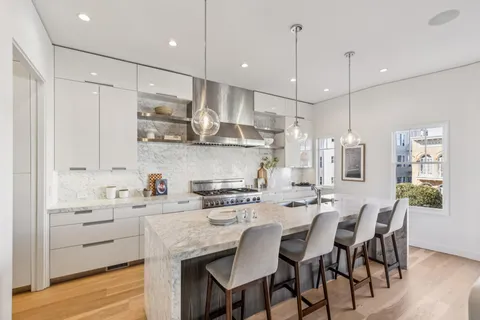 $2,895,000 | 2269 Francisco Street, San Francisco, CA 94123