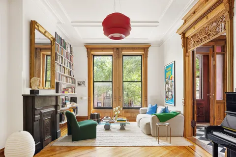 $9,000 | 437 MacDonough Street, Unit PARLOR | Bedford-Stuyvesant
