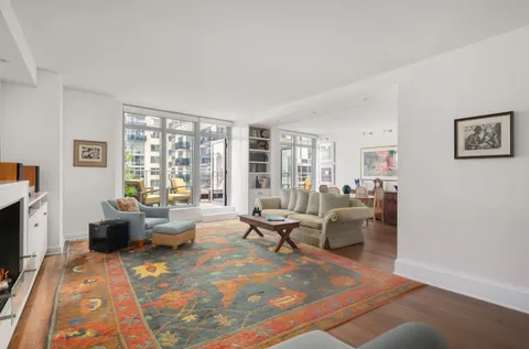 $3,595,000 | 2 Northside Piers, Unit 6JH | Williamsburg