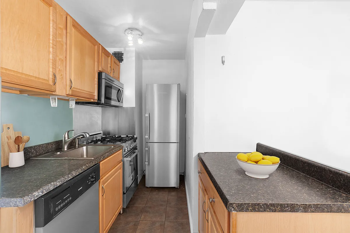 229 East 28th Street, Unit 3D Manhattan, NY 10016 - Photo 3 of 7