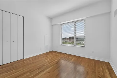 $1,100,000 | 4950 Central Street, Unit 805, Kansas City, MO 64112