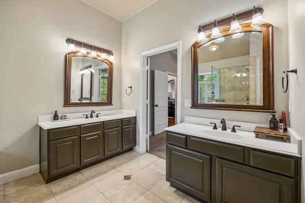 $525,000 | 14 Brook Hollow Lane, Trophy Club, TX 76262