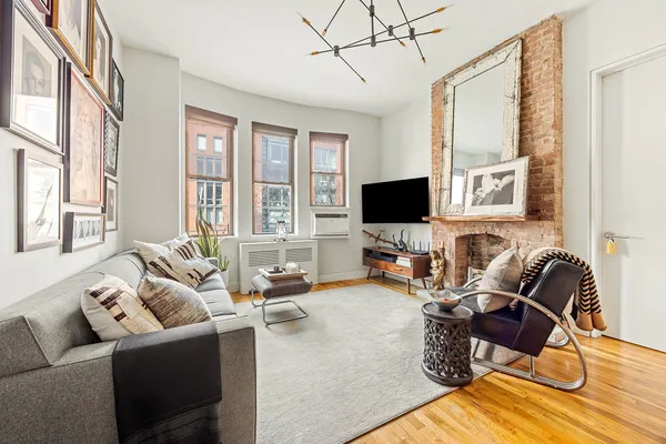 $1,300,000 | 360 West 21st Street, Unit 2DE | Chelsea