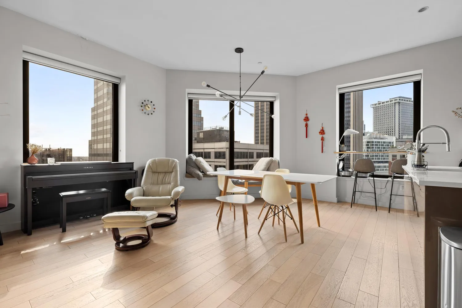$8,500 | 75 Wall Street, Unit 31C | Financial District