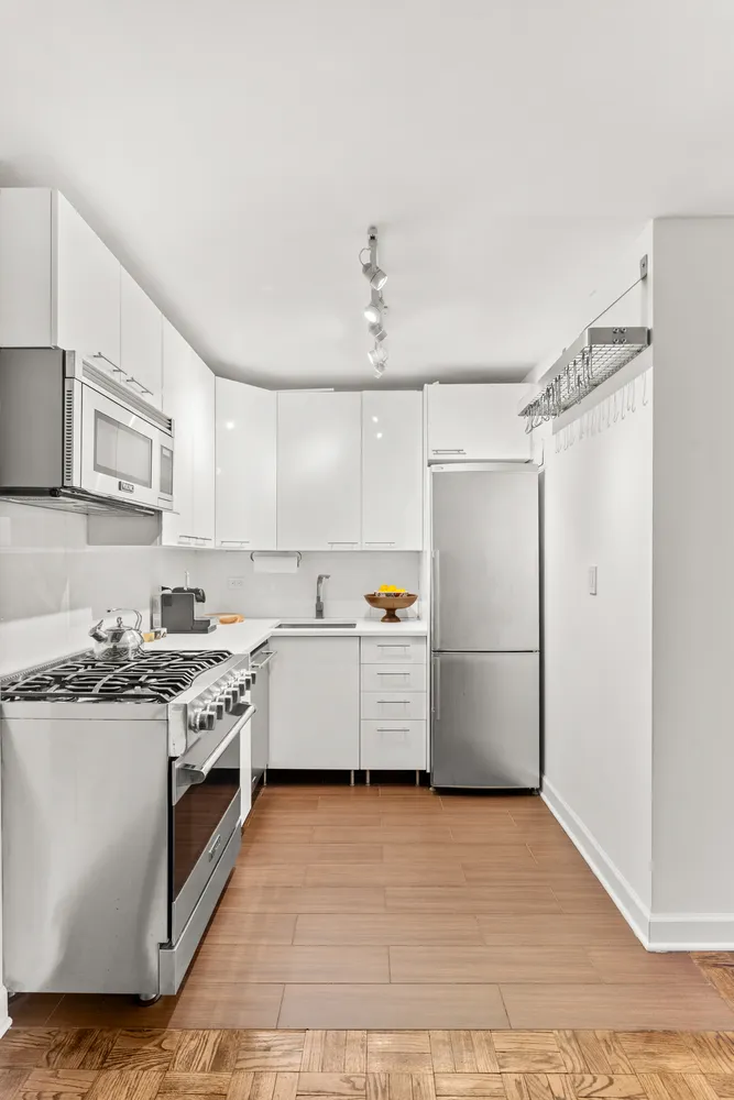 $460,000 | 251 East 51st Street, Unit 5A | Midtown East