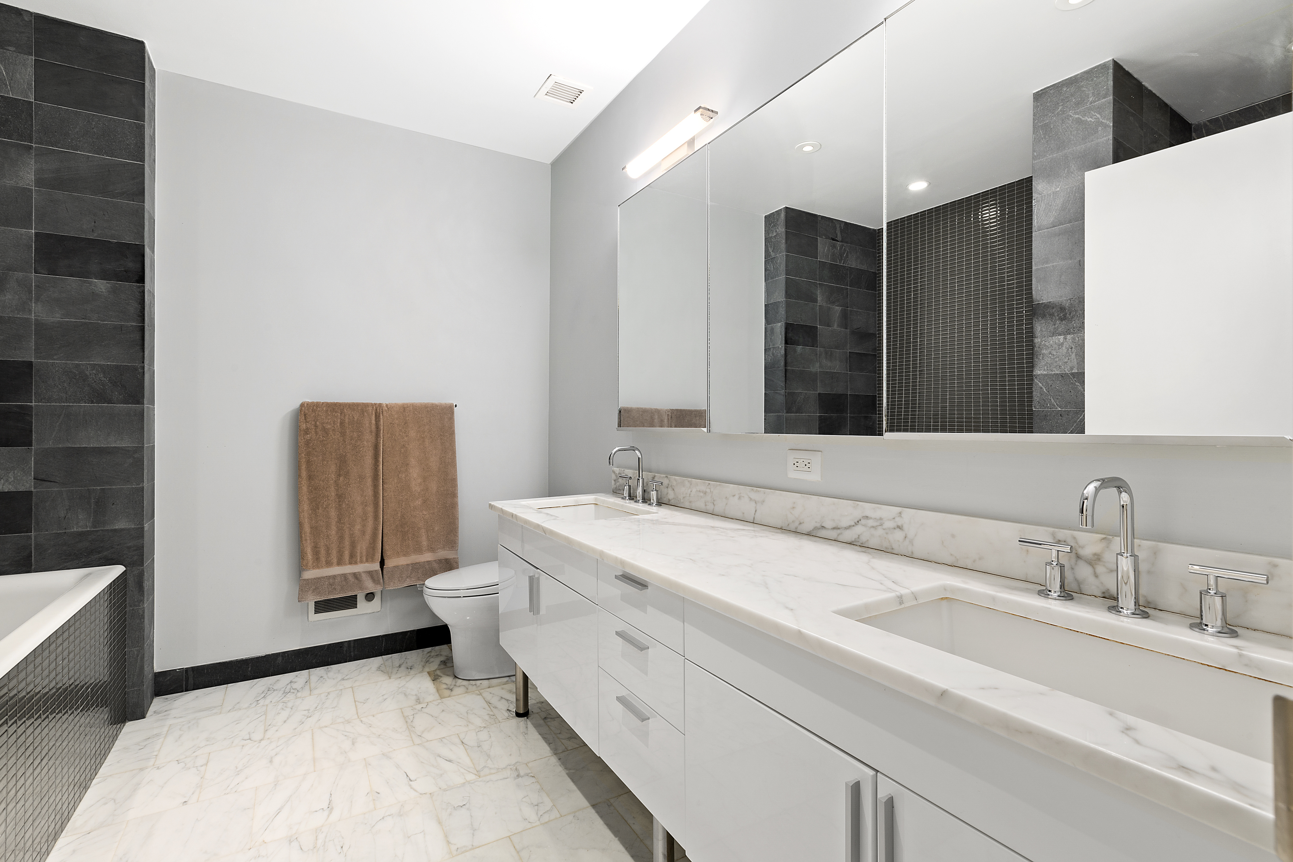 300 East 79th Street, Unit 12B Manhattan, NY 10075 - Photo 12 of 25