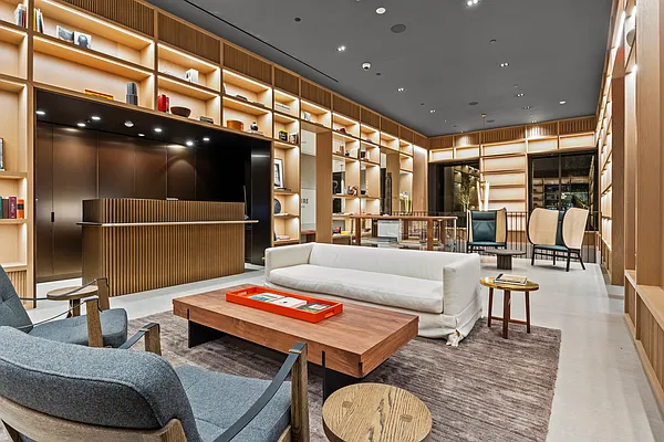 135 East 47th Street, Unit 16F Manhattan, NY 10017 - Photo 8 of 13