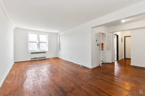 $259,000 | 88-01 35th Avenue, Unit 6B | Jackson Heights