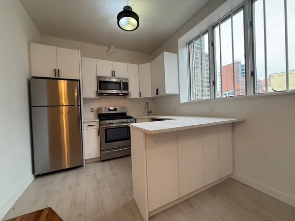 $3,600 | 660 Degraw Street | Park Slope