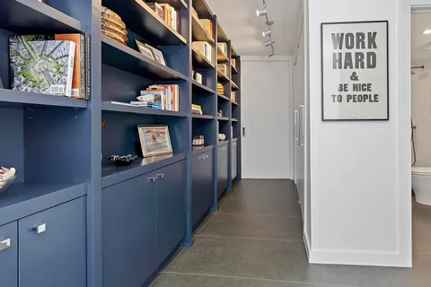 $2,200,000 | 9 Island Avenue, Unit 407, Miami Beach, FL 33139