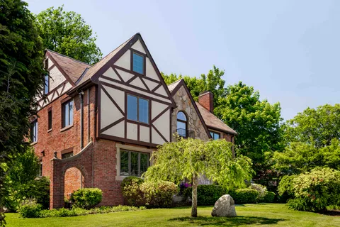 Contact Agent | 421 Waverley Avenue, Newton, MA 02458