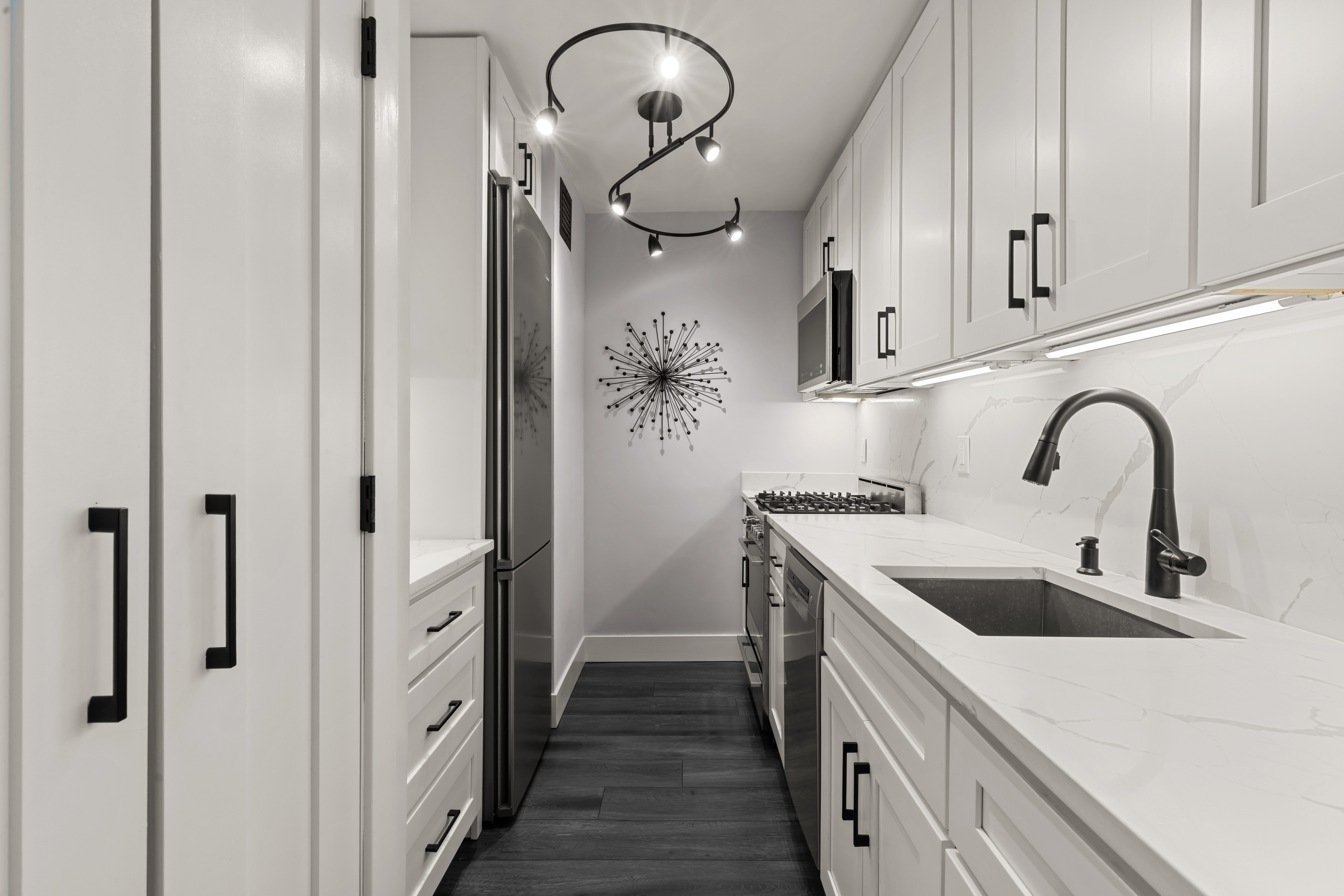 301 East 79th Street, Unit 36R Manhattan, NY 10075 - Photo 7 of 12