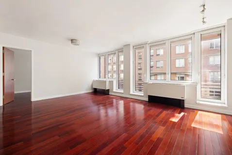 $1,599,000 | 125 West 21st Street, Unit 5B | Chelsea