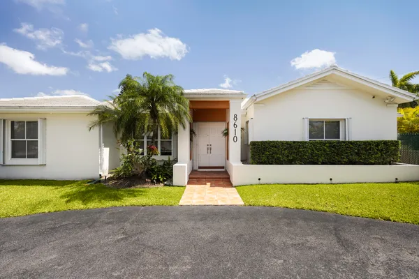 $1,275,000 | 8610 Southwest 83rd Street, Miami, FL 33143