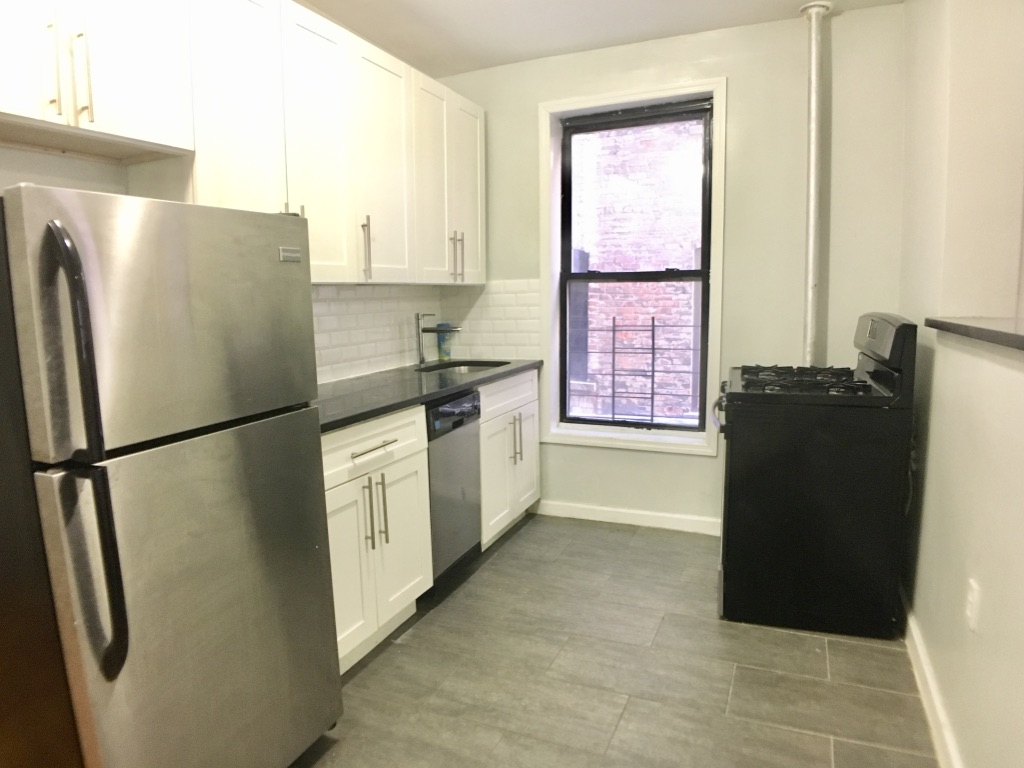 539 West 156th Street, Unit 1 Manhattan, NY 10032 - Photo 3 of 6