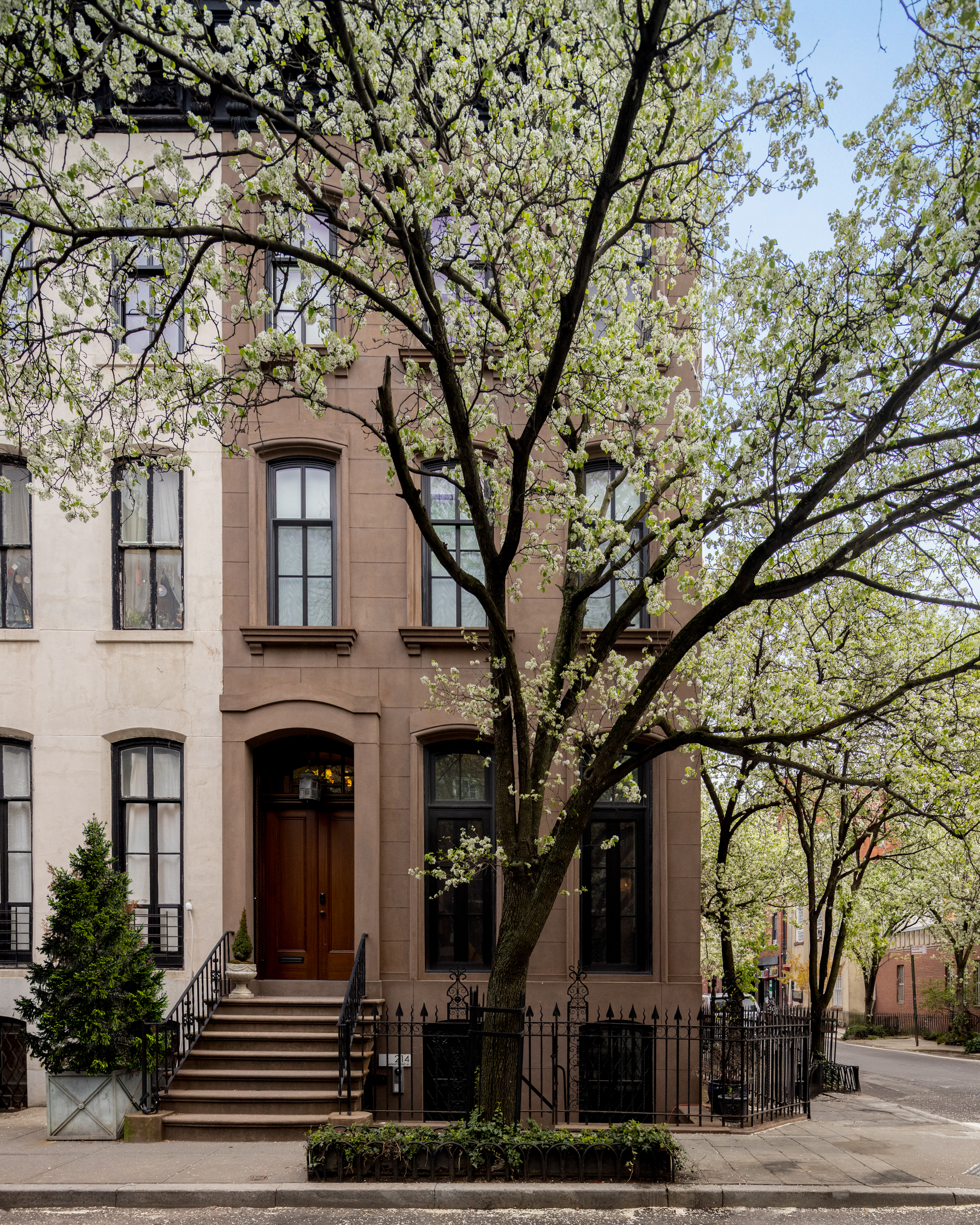 214 West 11th Street Manhattan, NY 10014 - Photo 20 of 25