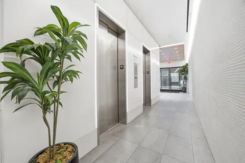 $1,395,000 | 71 Nassau Street, Unit 13C | Financial District