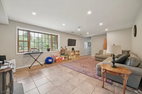 $4,000 | 2 Lyonsville Road, Boonton, NJ 07005