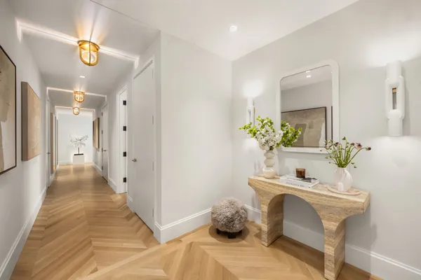 $7,950,000 | 217 West 57th Street, Unit 34F | Midtown Central