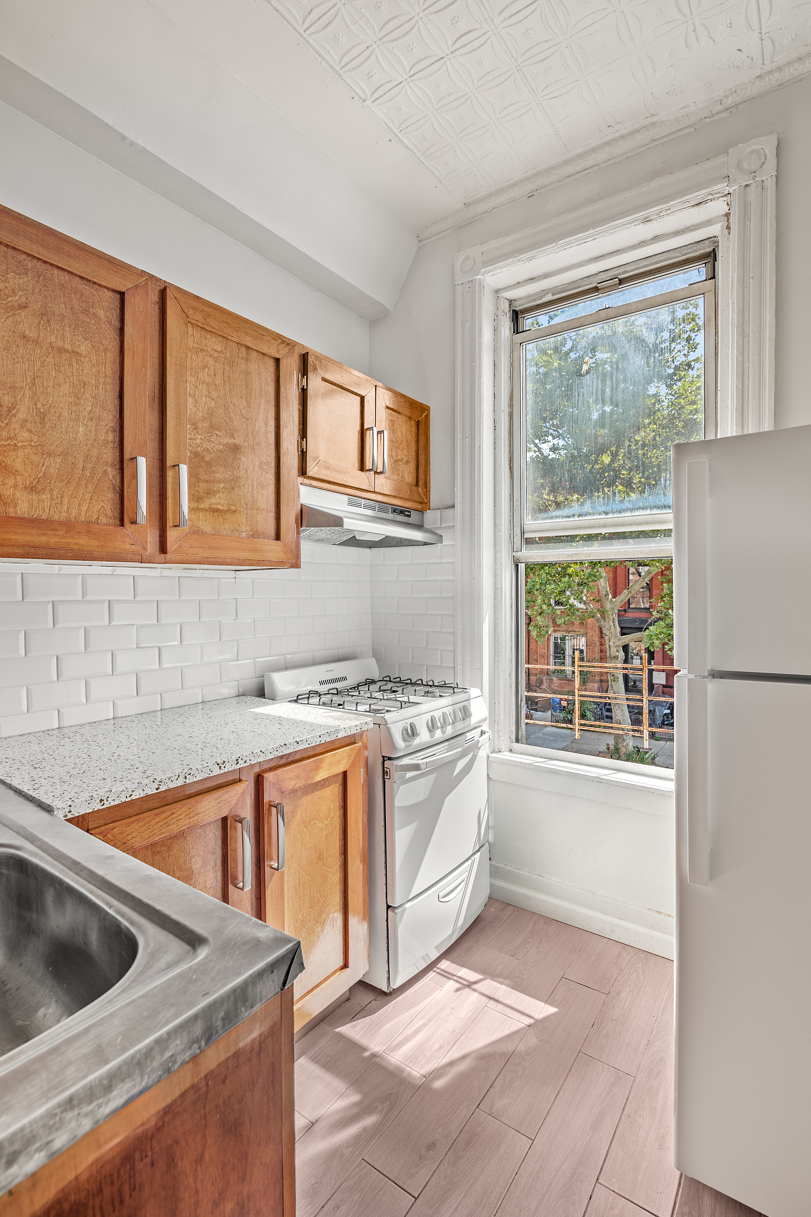 208 Lewis Avenue, Unit 3F Brooklyn, NY 11221 - Photo 5 of 7