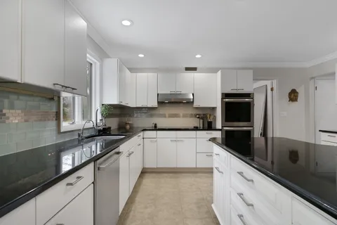 $1,795,000 | 5 Meadow Drive, Warren, NJ 07059