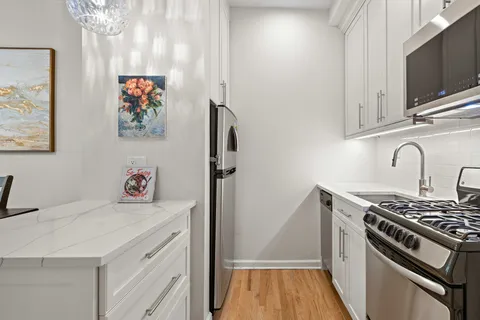 $699,000 | 155 14th Street, Unit 4L, Hoboken, NJ 07030