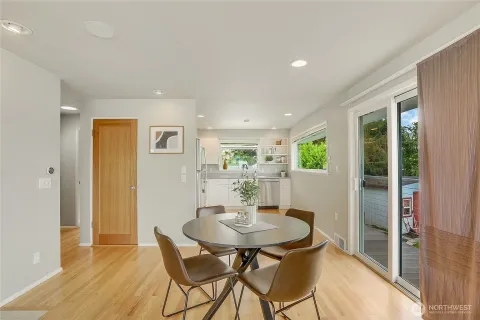 $1,050,000 | 10417 76th Avenue South, Seattle, WA 98178
