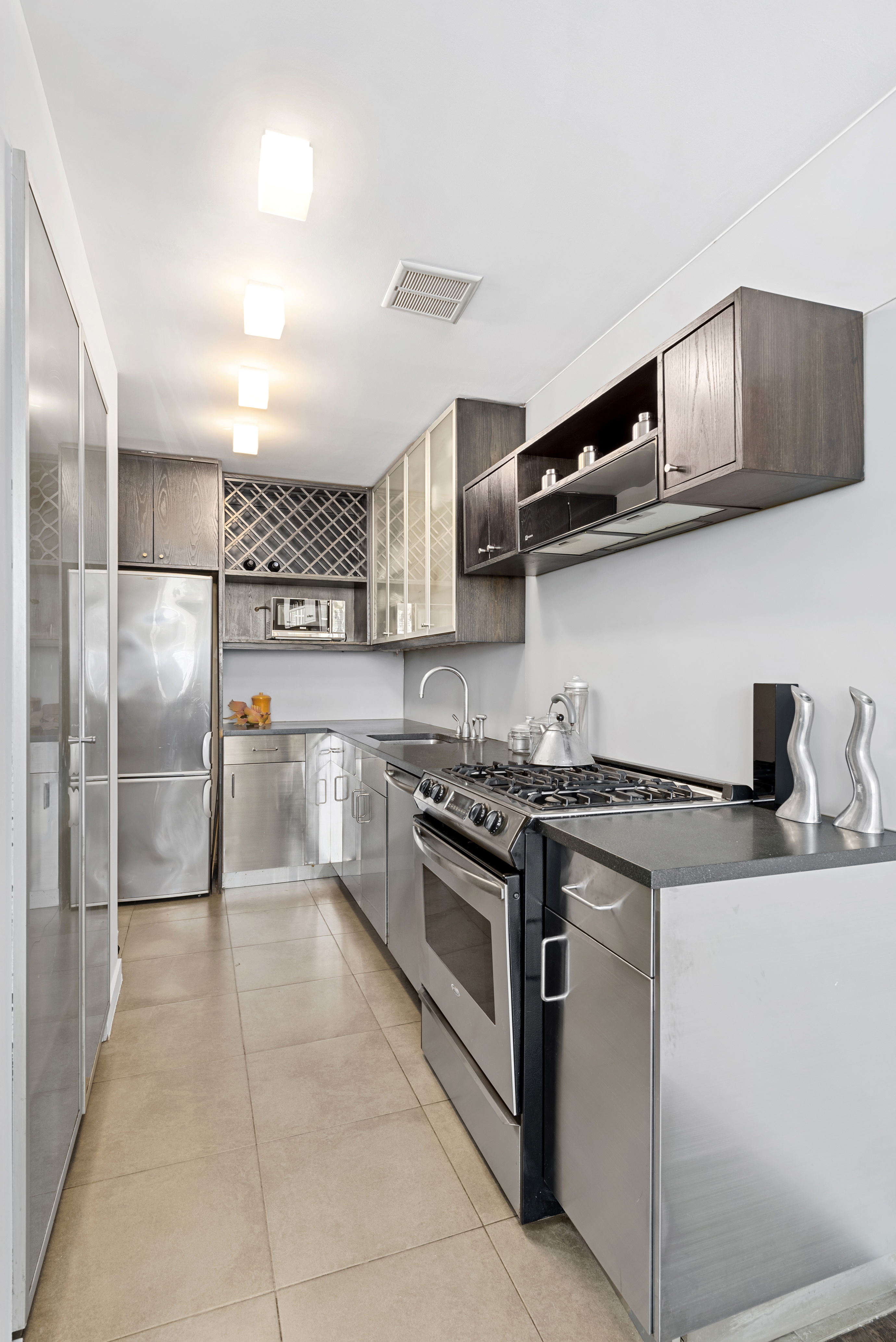 9 Barrow Street, Unit 5BC Manhattan, NY 10014 - Photo 3 of 8