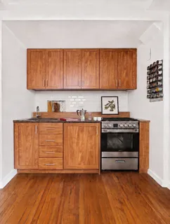$519,000 | 136 East 36th Street, Unit 5D | Murray Hill