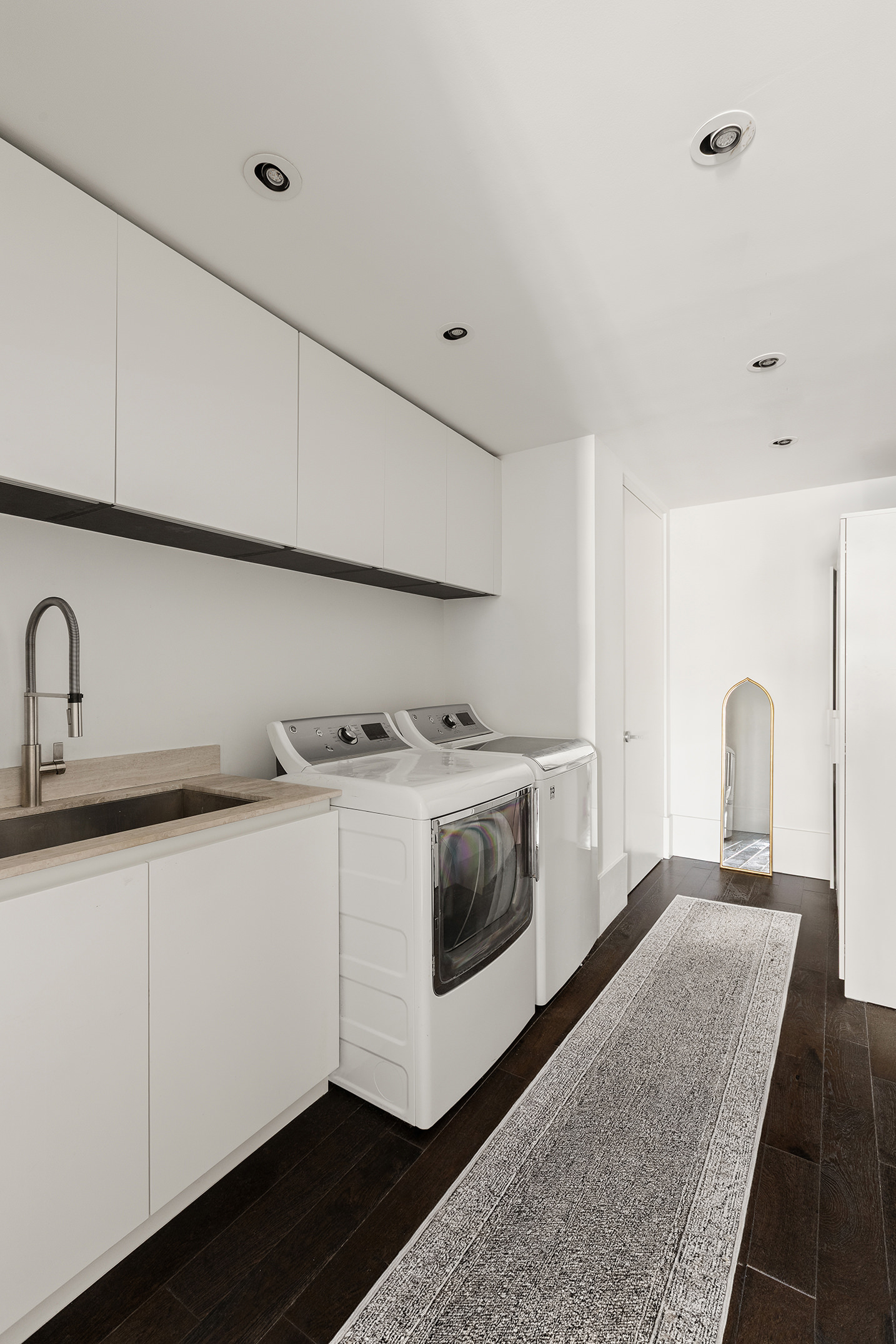 429 Kent Avenue, Unit PH3 Brooklyn, NY 11249 - Photo 23 of 39