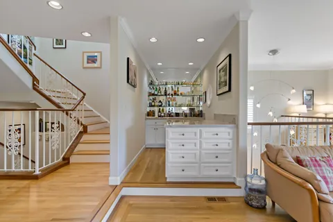 $3,000,000 | 616 Lakeview Way, Redwood City, CA 94062