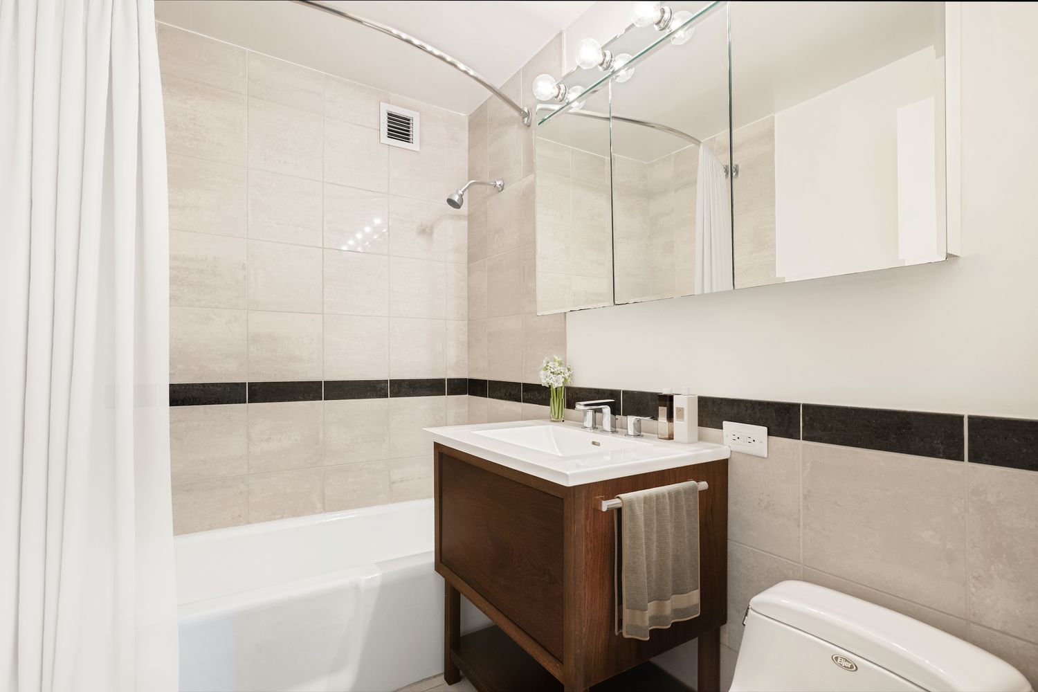 35 West 33rd Street, Unit 18D Manhattan, NY 10001 - Photo 8 of 28