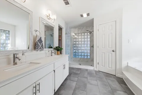 $475,000 | Address Upon Request, Dalworthington Gardens, TX 76016