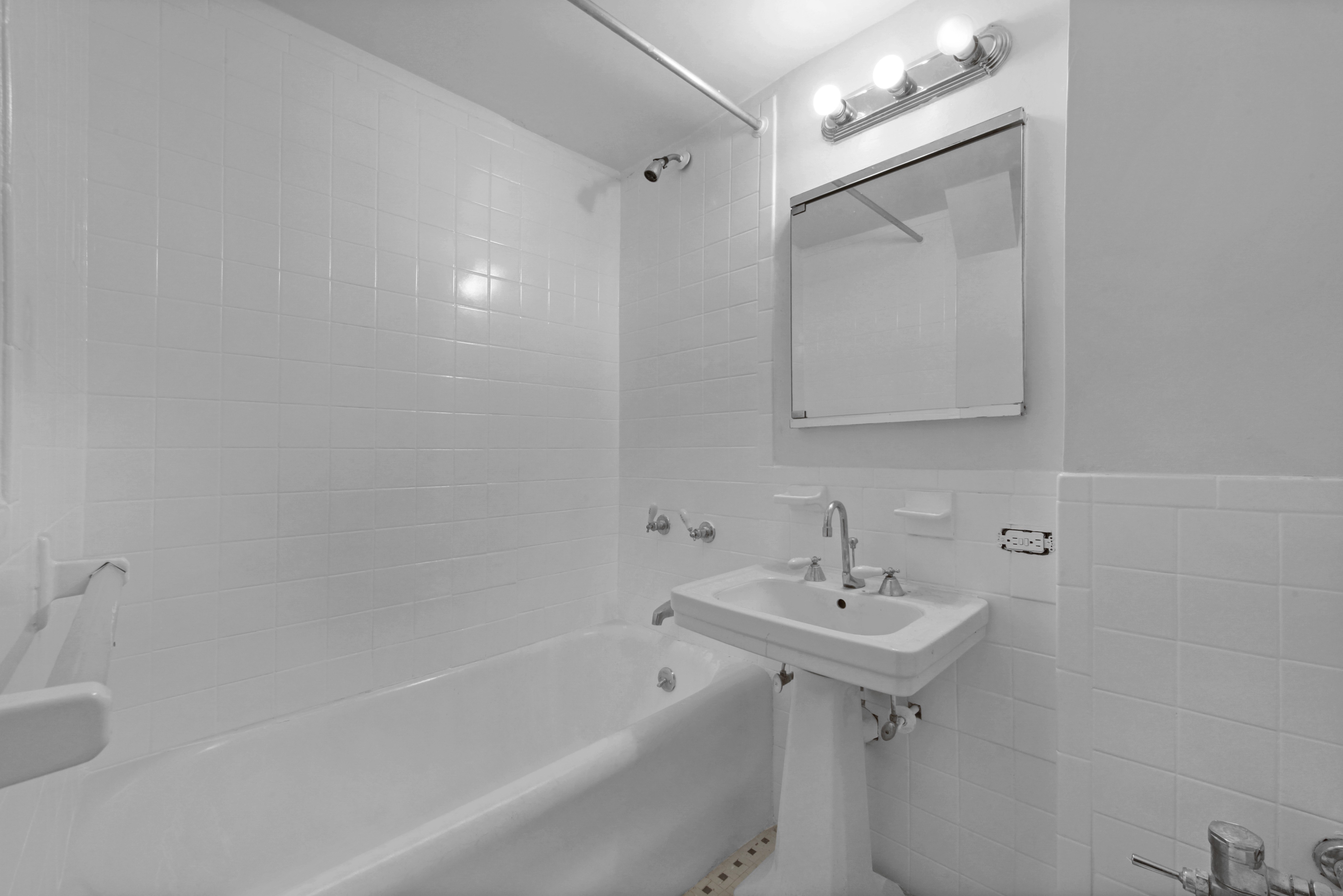 25 Tudor City Place, Unit 1908 Manhattan, NY 10017 - Photo 8 of 14