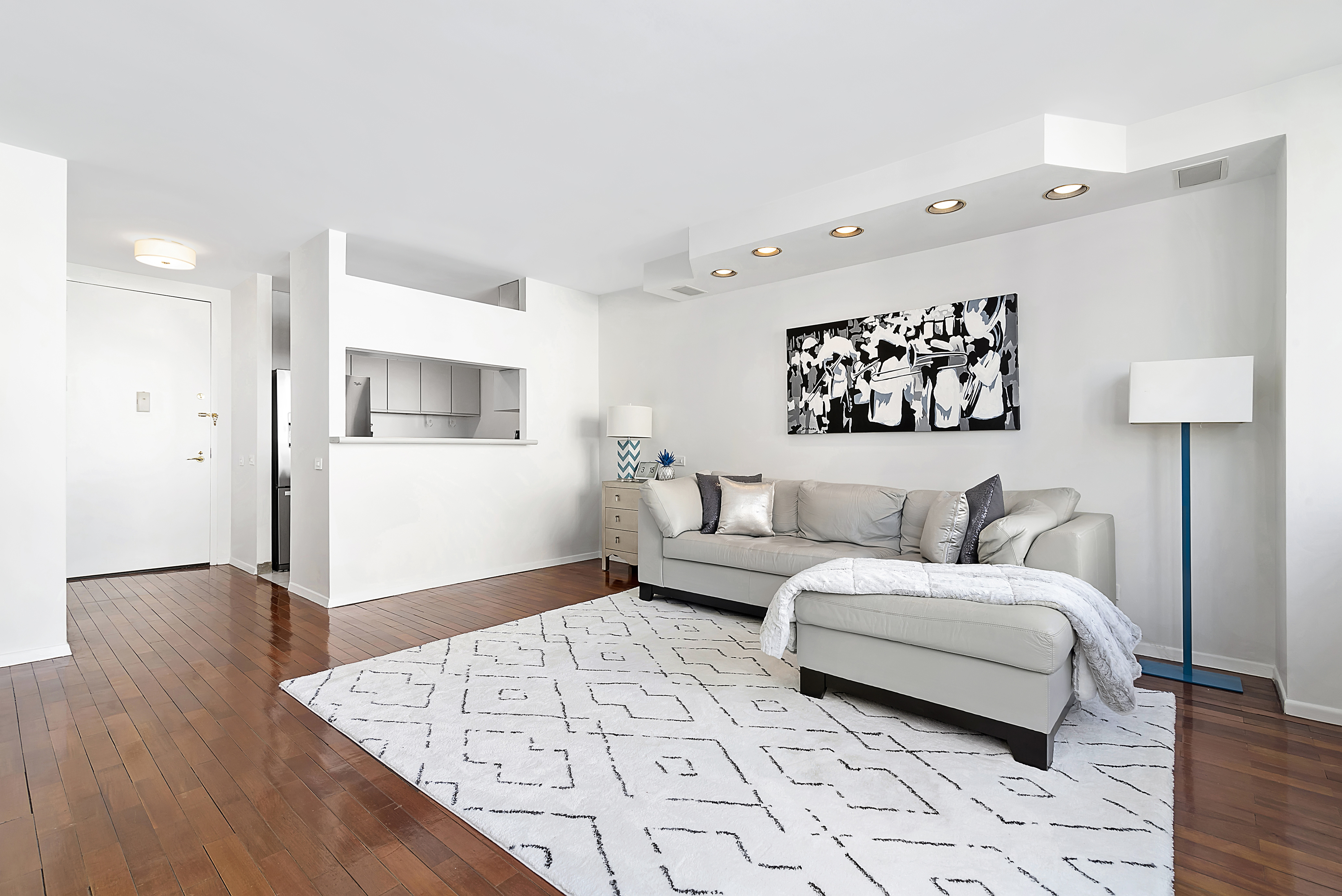 330 East 75th Street, Unit 9K Manhattan, NY 10021 - Photo 2 of 7