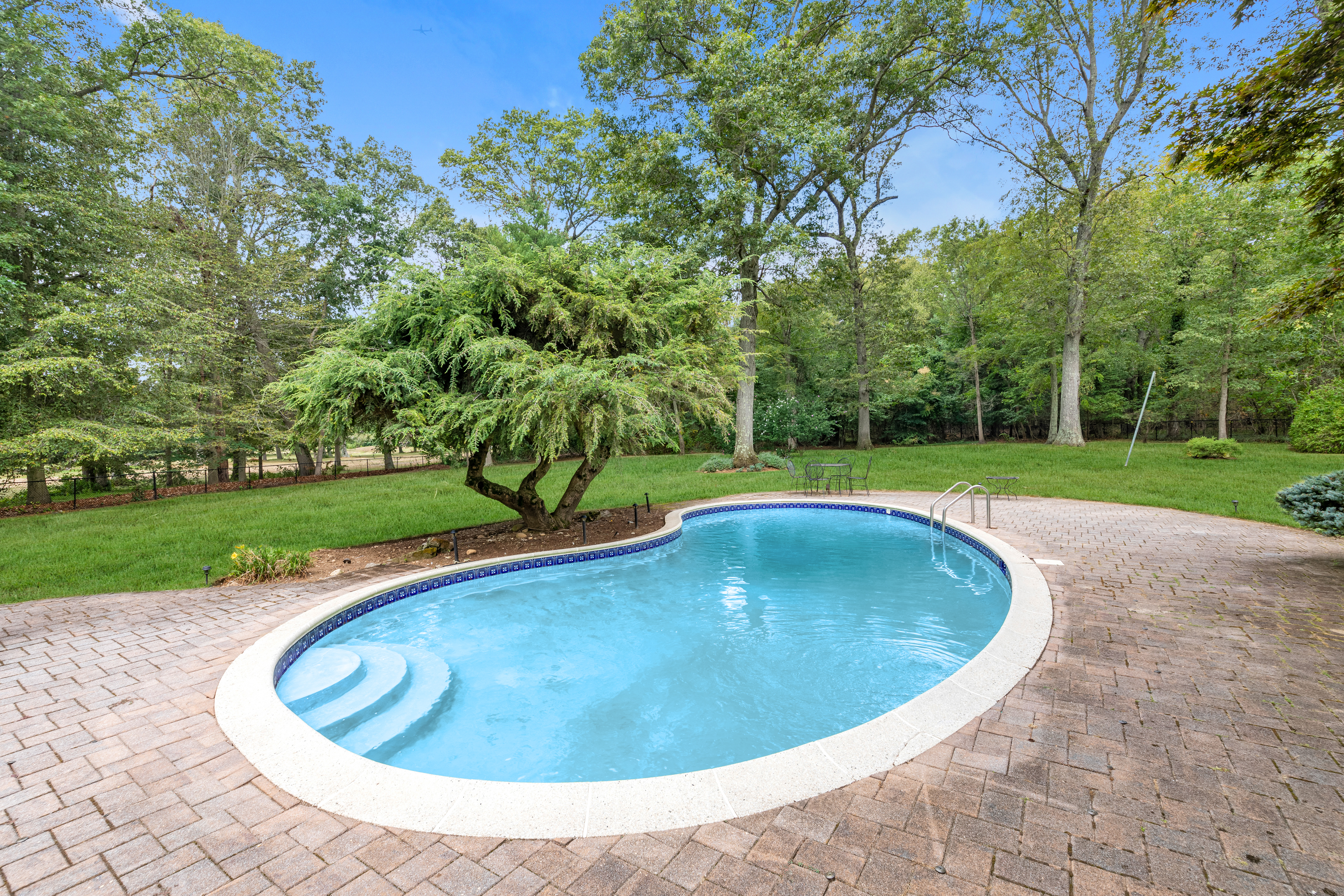 11 Quaker Ridge Road Brookville, NY 11545 - Photo 6 of 34