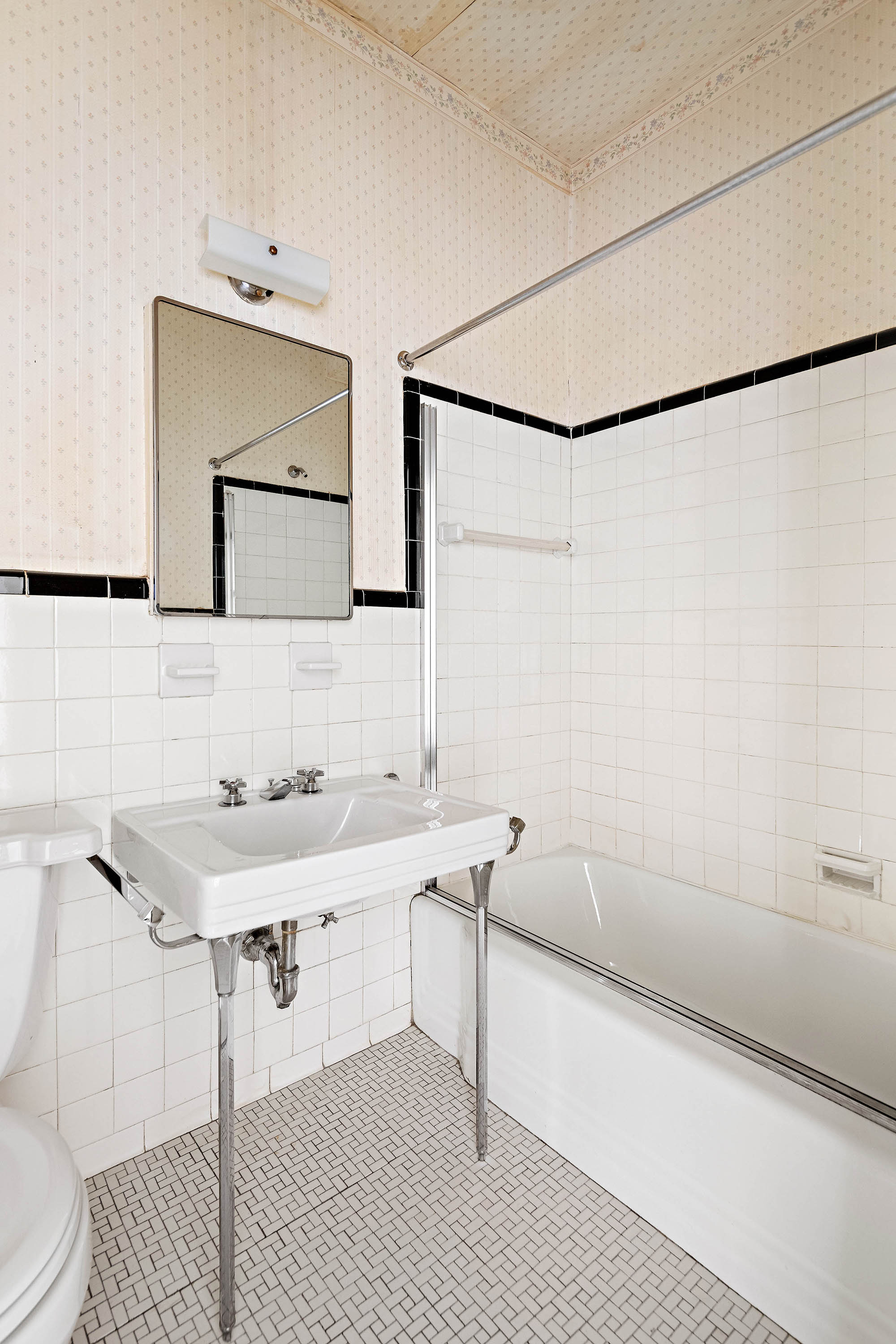 157 East 75th Street, Unit 2E Manhattan, NY 10021 - Photo 14 of 15