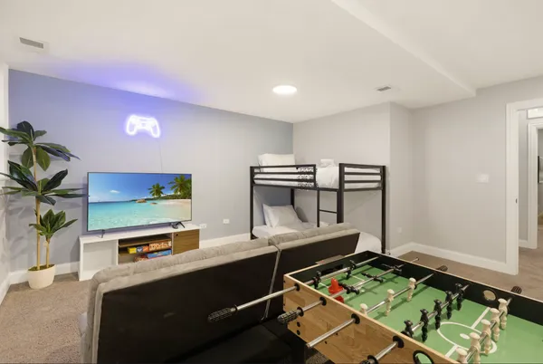 $5,000 | 1727 North Clybourn Avenue, Unit 1, Chicago, IL 60614