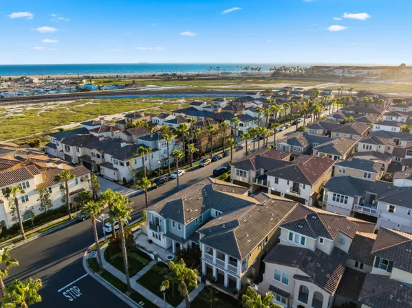 $1,379,000 | 21445 Hayley Lane, Huntington Beach, CA 92646