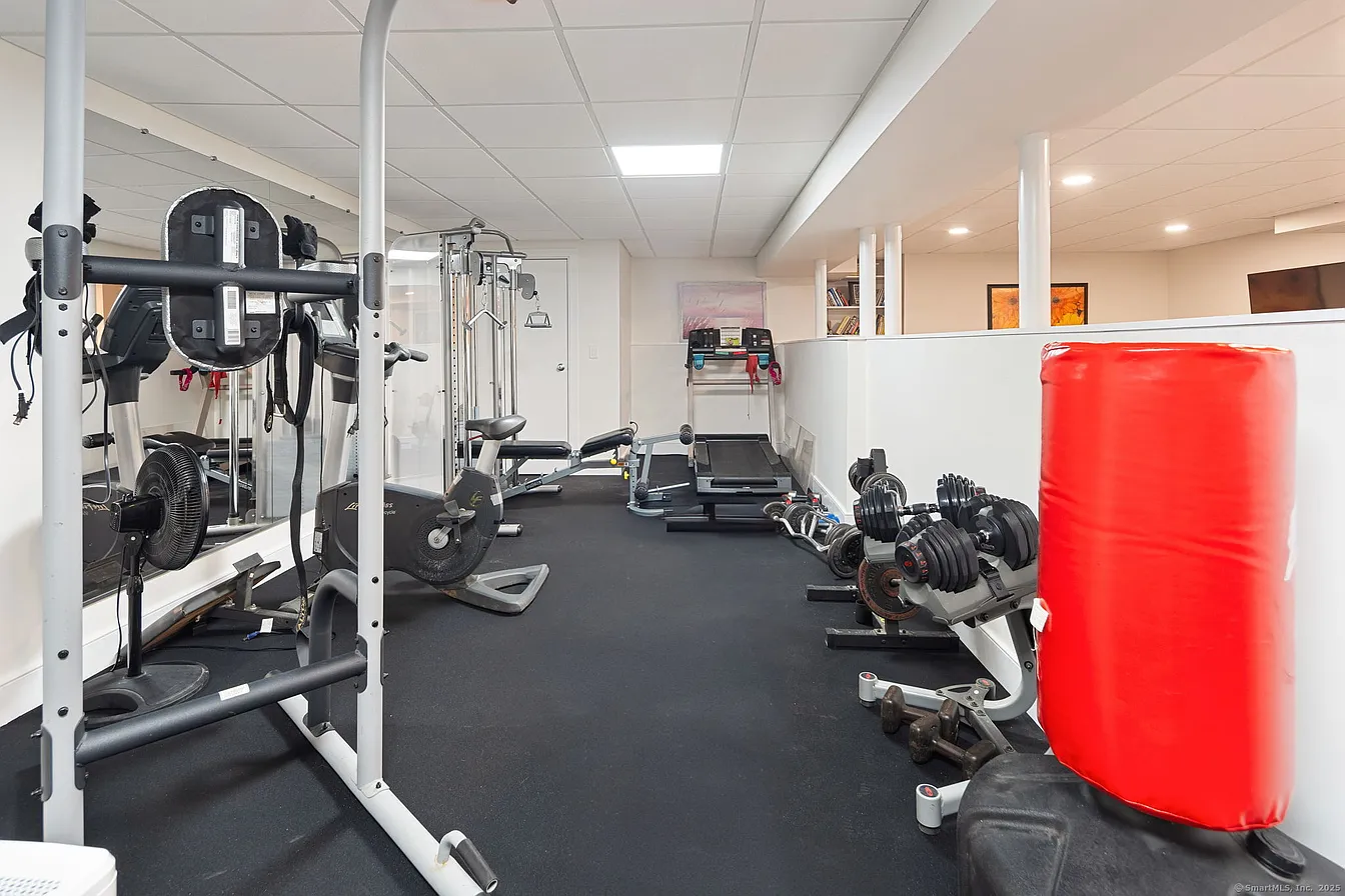 78 Pin Oak Lane Wilton, CT 06897 - Photo 23 of 37