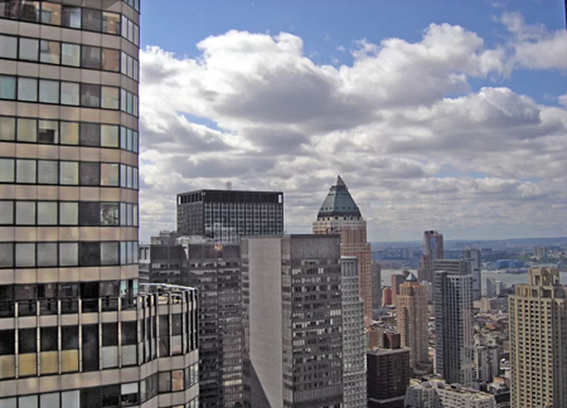 146 West 57th Street, Unit 61F Manhattan, NY 10019 - Photo 6 of 7