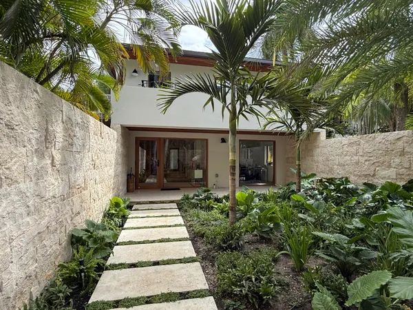 $10,480,000 | 3600 Stewart Avenue, Miami, FL 33133