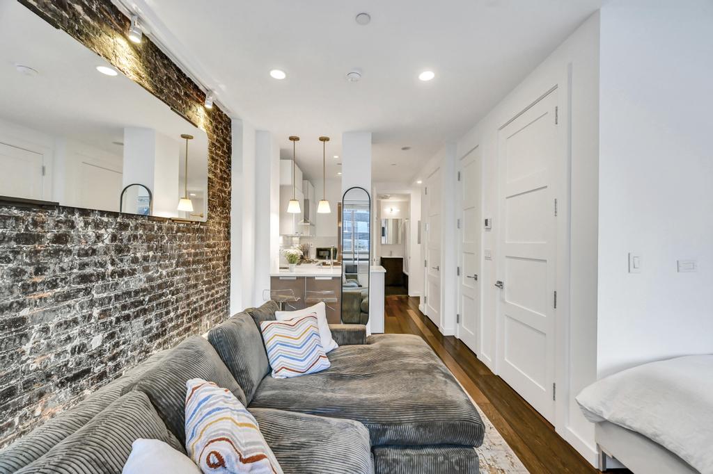 148 East 19th Street, Unit 2D Manhattan, NY 10003 - Photo 3 of 15