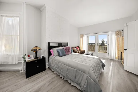 $1,150,000 | 351 St Pauls Avenue | Stapleton