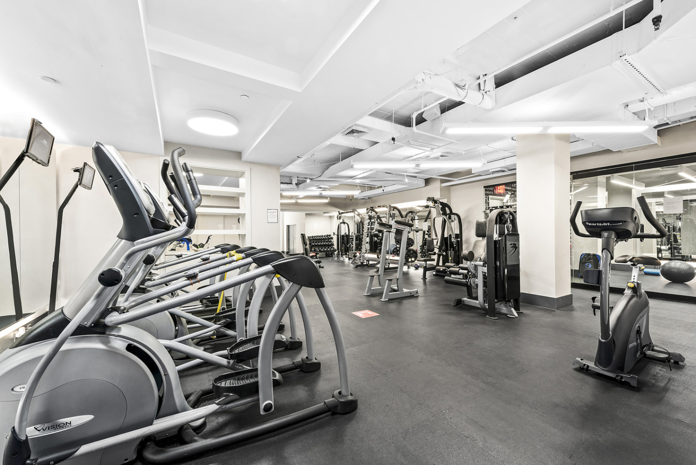 416 West 52nd Street, Unit 713 Manhattan, NY 10019 - Photo 11 of 18 Gallery Image 11