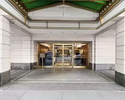 $1,050,000 | 360 East 72nd Street, Unit C2505 | Lenox Hill