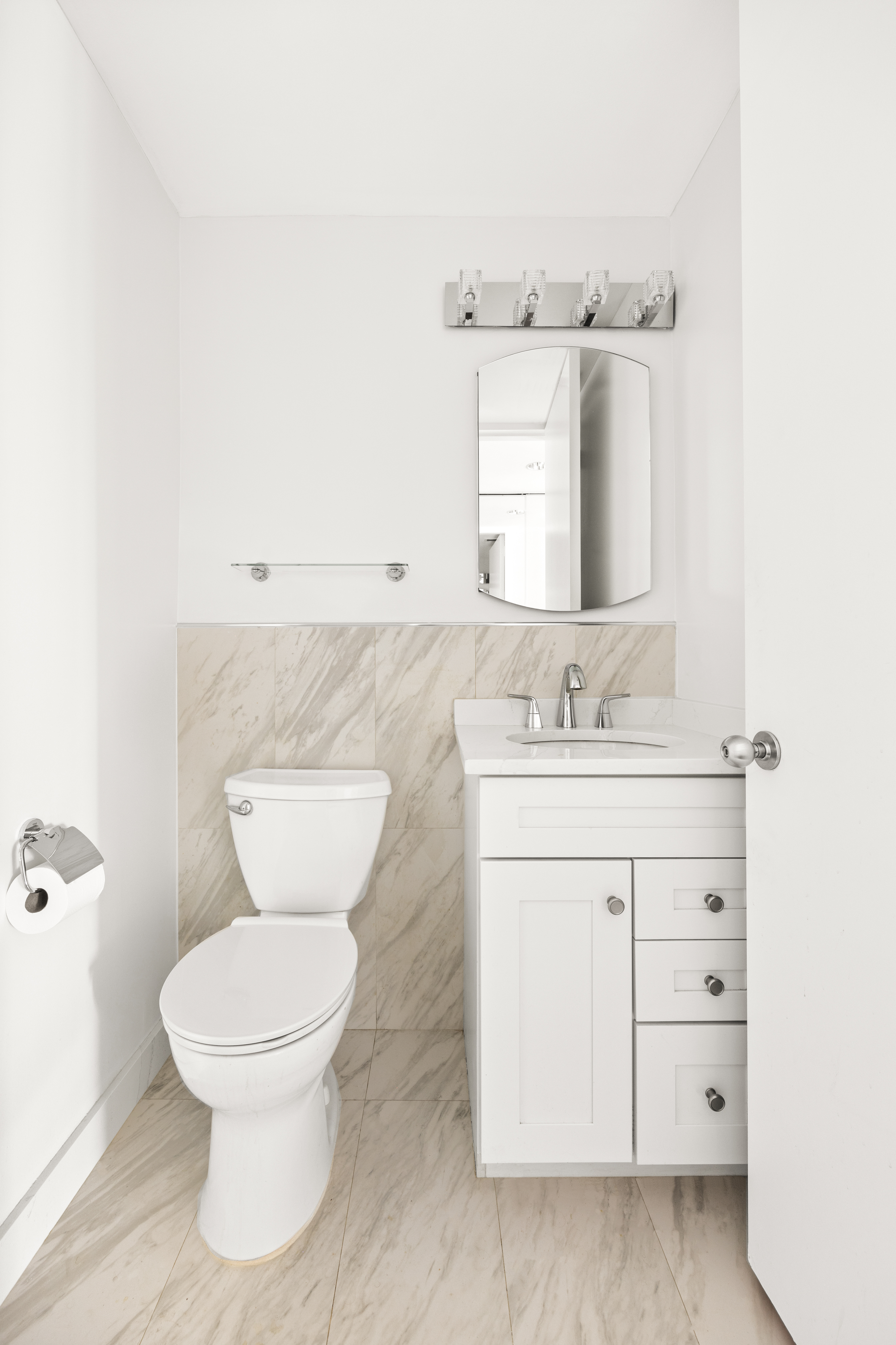 146 West 57th Street, Unit 34F Manhattan, NY 10019 - Photo 3 of 10